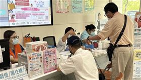 ▲中醫大新竹附醫攜手新竹縣政府，提供多項免費健康檢查服務，守護長者健康。（圖／中醫大新竹附醫提供） 