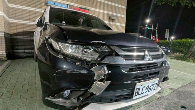 越籍男酒駕拒檢　逆向撞警車吞35萬罰單