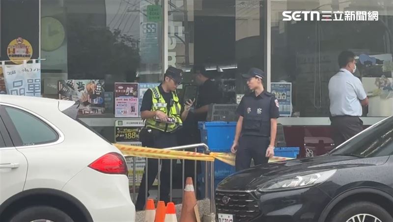 台中豐原發生砍人命案,57歲男在超商外遭砍殺,送醫不治。(圖/翻攝畫面)