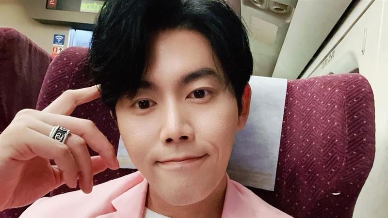 余秉諺暫退演藝圈2年 轉行當老闆近況曝