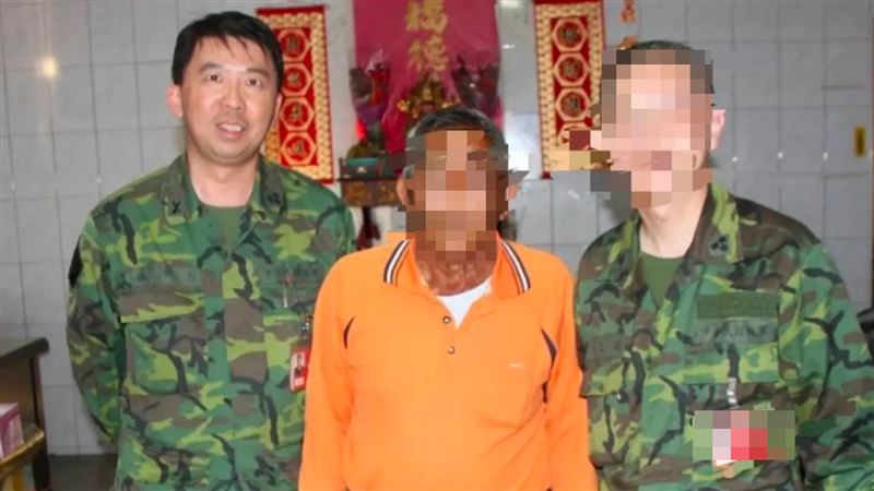 金門防衛指揮部前少將參謀長林承家(左)侵占軍方洗衣機被判刑。(圖/翻攝臉書中華民國陸軍)