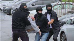 林筳諭（勇兔）表示在密閉空間拍攝現場崩潰邊緣，敬業程度讓人佩服。（圖／民視提供）