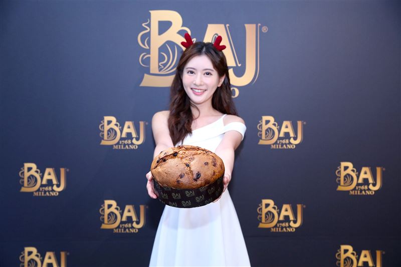 BAJ潘妮朵尼耶誕糕,使用百年天然酵母、無額外加工或調味,打造細膩、層次豐富的風味及細緻口感。(圖/品牌業者提供)