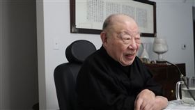 唐獎漢學獎得主許倬雲  影響台灣史學逾半世紀中國史研究大家許倬雲引領史學研究的風潮，對台灣史學的影響超過半世紀。80年代後，他的學生紛紛茁壯，成為史學界的中堅菁英。中央社記者鍾佑貞匹茲堡攝  113年6月20日