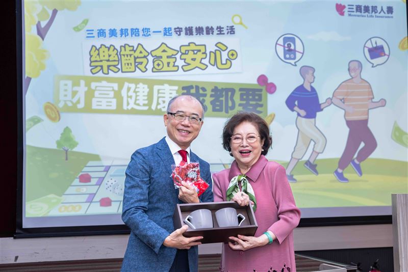 陳淑芳(右)心地相當善良(圖/業者提供)