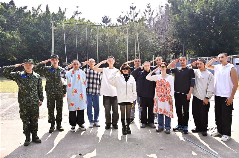 節目進駐成功嶺（圖／台視提供）