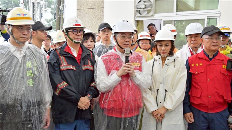 南下高雄勘災　卓揆指示全力搜救墜車民眾