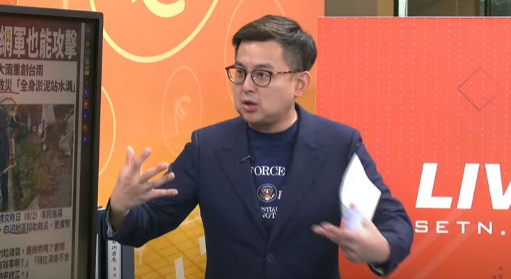 卓冠廷透露自己和「網軍」對戰12個小時的戰況，看著他們從繁體帳號，漸漸變成簡體帳號。（圖／94要客訴）