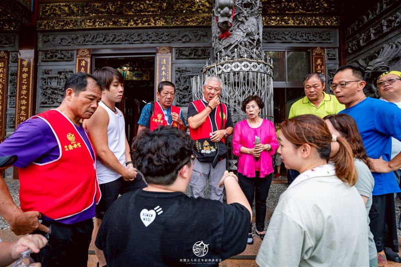 董事長陳黃綠妹親自召集臨時董事會，立刻捐出200萬元，成立賑災基金，展現信仰與行動的力量。(圖/新北市樹林濟安宮提供)