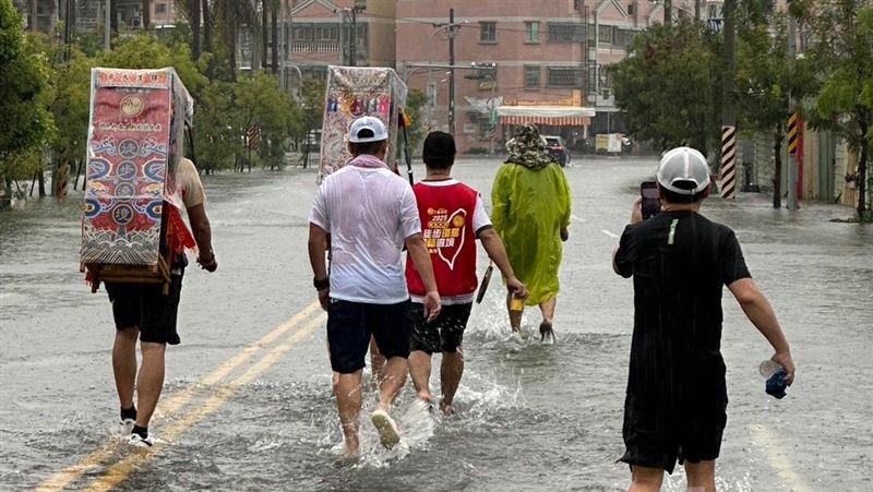 樹林濟安宮捐贈200萬賑災基金援台南災區
