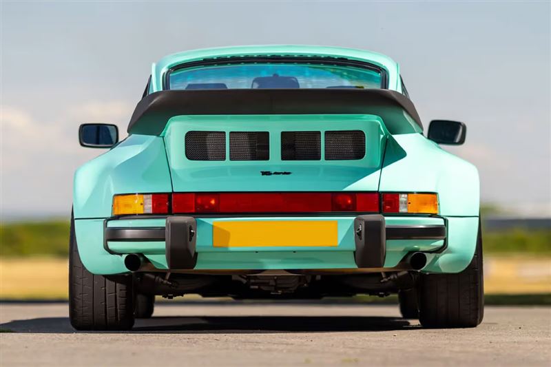 保時捷911 TAG Turbo by Lanzante身價估計高達210萬美元(約新台幣6,300萬元)。(翻攝RM Sotheby's網站)