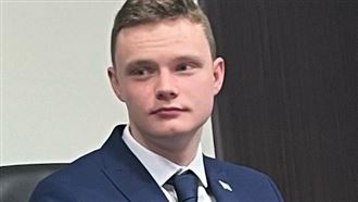 20歲青年建國擁上百公民！國旗、護照曝光