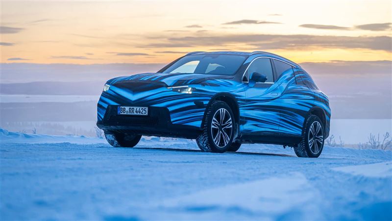 賓士GLC EV電動休旅偽裝車。(翻攝Mercedes-Benz網站)