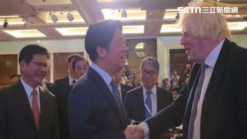 前英相強生譴責中共：我們跟台灣站在一起
