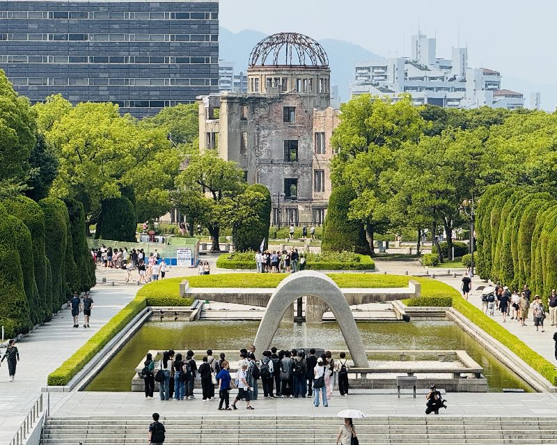 1945年8月6日，美國在日本廣島市投下1枚原子彈，約14萬人喪生