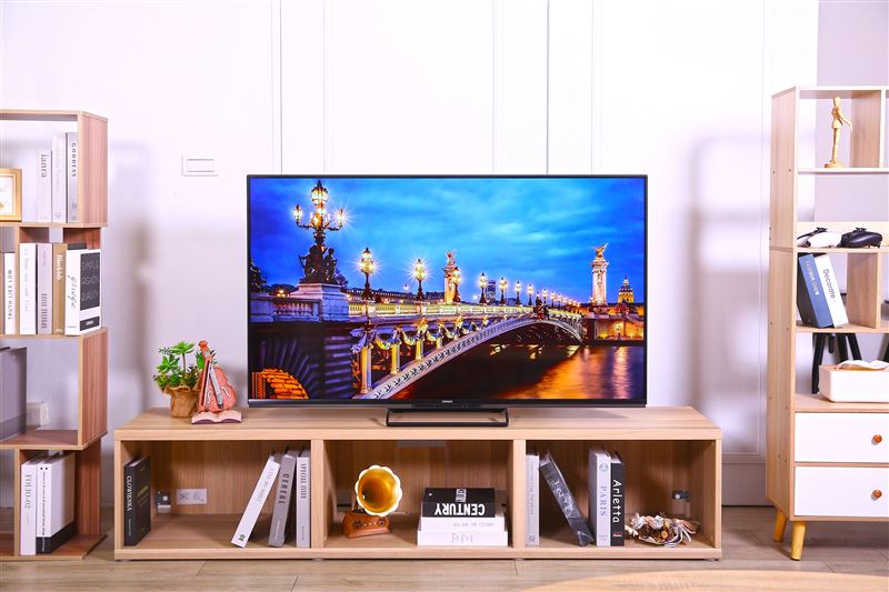 CHIMEI旗艦級UM系列大4K Google TV,搭載Mini LED + QLED 量子點技術與奇美3D原聲沉浸音效+ Dolby Atmos ,呈現極致畫質與劇院級聲效。(圖/品牌業者提供)