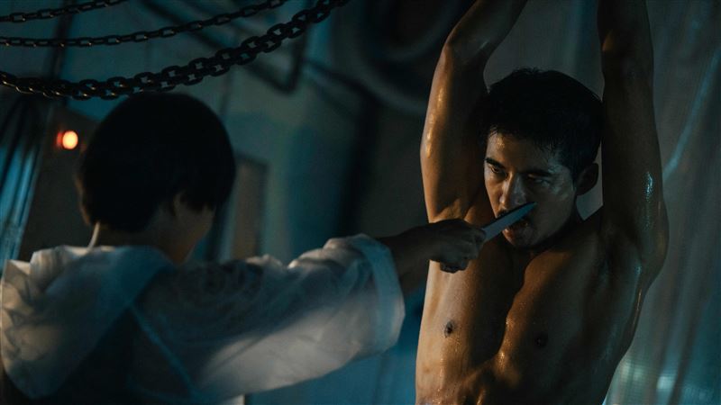 傅孟柏《回魂計》中被復活,受到七天私刑審判。(圖/Netflix提供)