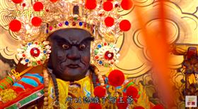 ▲台南在地的攤販及店家人人皆有在拜石舂臼的邢府王爺。（圖／寶島神很大）