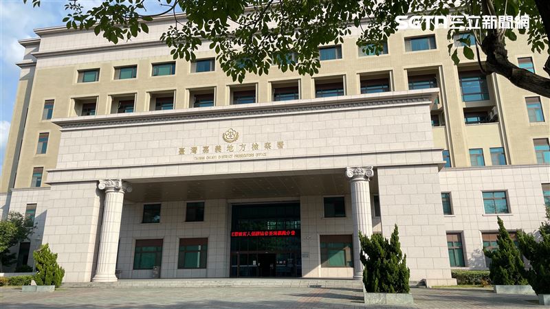 江男3度恐嚇泌尿科醫師,嘉義地檢署依違反醫療法起訴。(圖/翻攝畫面)