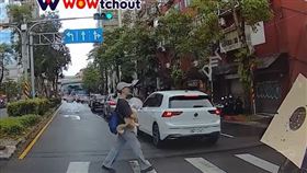 行人，闖紅燈，車禍，復興南路二段（圖／翻攝自Wowtchout-地圖型行車紀錄器分享平台臉書粉專）