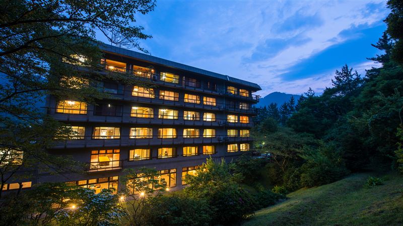 「高見屋別邸久遠」，環境清幽，夏日氣溫宜人，宛如置身天然冷房，建築延續傳統和式精神。（圖／樂天旅遊提供）