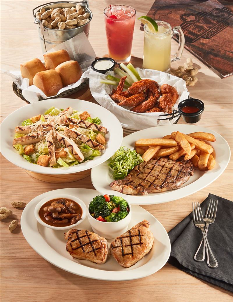 Texas Roadhouse德州鮮切牛排推雙人、四人套餐。（圖／Texas Roadhouse德州鮮切牛排&nbsp;提供）
