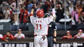 ▲中職36年例行賽，味全龍一壘手朱育賢炸裂3分砲。（圖／記者劉彥池攝影）