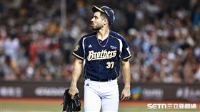 ▲中職36年例行賽，中信兄弟先發投手黃博多3局下掉4分。（圖／記者劉彥池攝影）