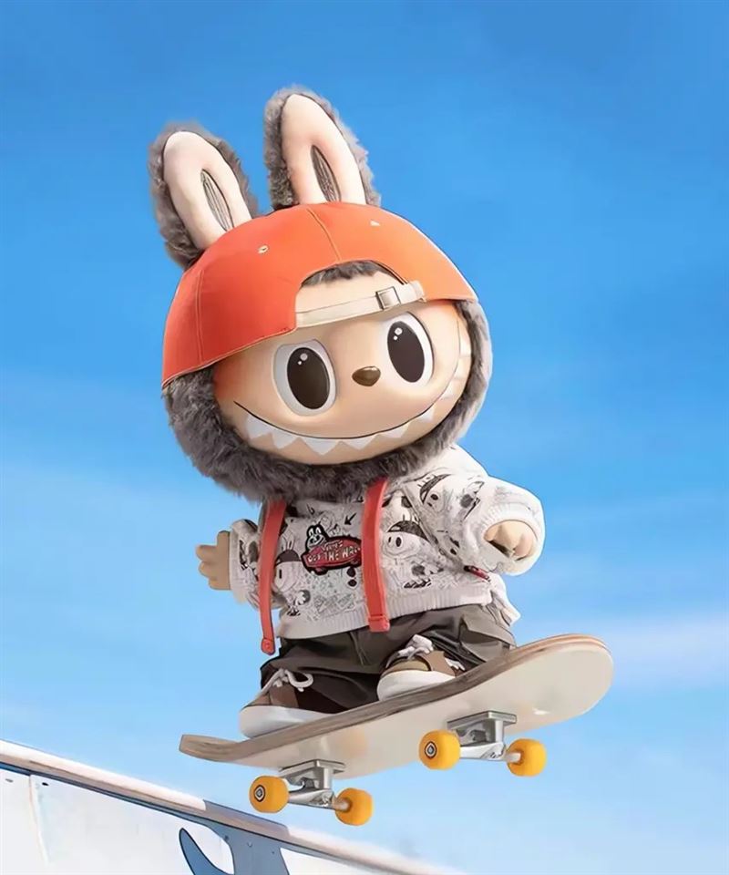 Vans Labubu 是早期版本之一,最初於 2023 年發布。(圖/翻攝Hypebrother.com)