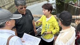 台南豪雨多處傳出災情，陳亭妃到現場勘災多日，爭取治水預算。（圖／陳亭妃國會辦公室提供）