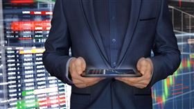 ▲上週外資買超46.09億元，買超緯創4.08萬張最多，另賣超台新金17.72萬張最多。（示意圖／PIXABAY） 