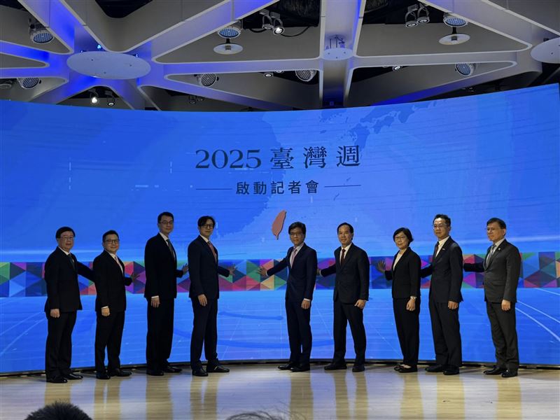 金管會宣布2025年「台灣週」將於10月15日至23日舉行,展現打造亞洲資產管理中心的決心,金管會主委彭金隆主持啟動儀式,金管會攜手四大證券期貨單位,共同推動系列論壇與講座。(圖/記者師瑞德攝影)