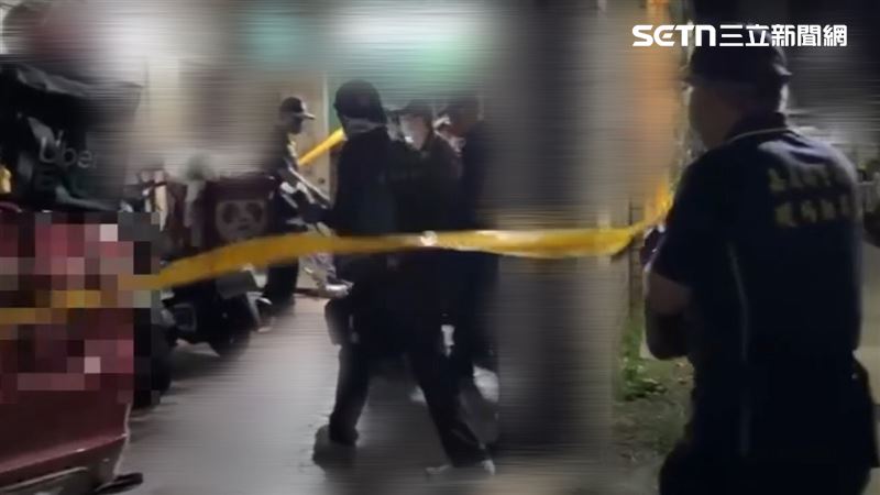 黃女持刀殺死丈夫,檢方相驗身上多處銳器傷,集中在頸部、胸部及背部。(圖/翻攝畫面)