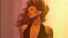 麥莉希拉Miley Cyrus尺度挨轟。（圖／翻攝自IG）