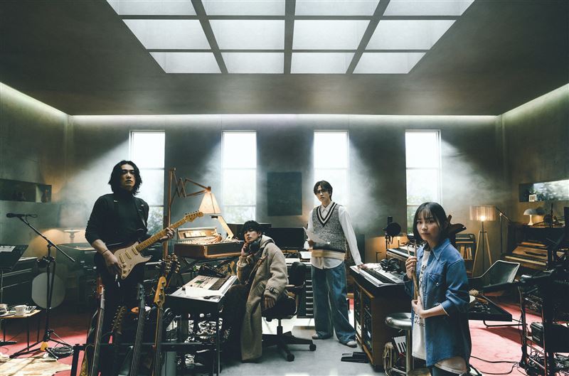 劇中樂團 TENBLANK 由佐藤健、町田啓太、志尊淳，以及宮崎優組成。（圖／Netflix提供）