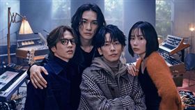 《玻璃之心》由佐藤健、宮崎優、町田啓太、志尊淳主演。（圖／Netflix提供）