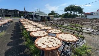 太陽終於露臉了　台南業者搶曬關廟麵趕貨