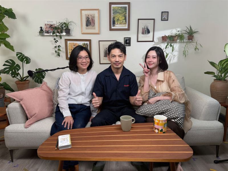 阿Ken前往張景嵐Podcast暢談。(圖/menomenoX人類圖畫館提供)