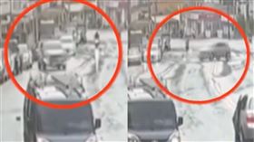 苗栗連環撞！休旅車被撞「一路倒退嚕」10公尺　衝入民宅撞噴老婦