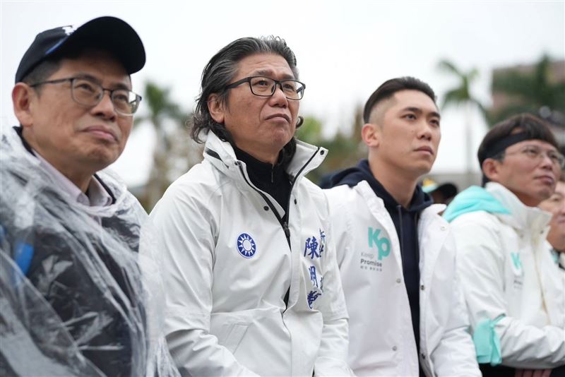 陳明義(左二)表示,藍白合作不該有絆腳石 ,呼籲鍾小平議員:誠懇公開向柯文哲道歉。(圖/翻攝自陳明義臉書)