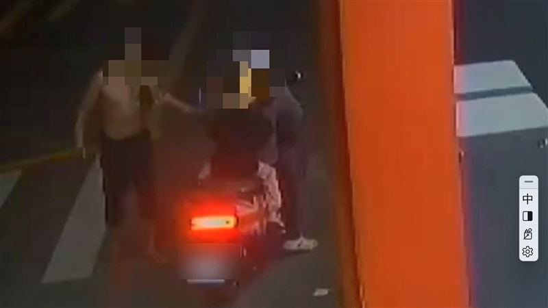 陳男隨機攻擊劉女跟她女兒。(圖/翻攝畫面)