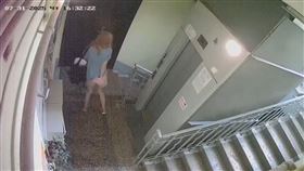 樓梯間大便偷信擦屁屁　超噁「黃金女郎」到處犯案(圖／翻攝自Ｘ平台＠karaylo)