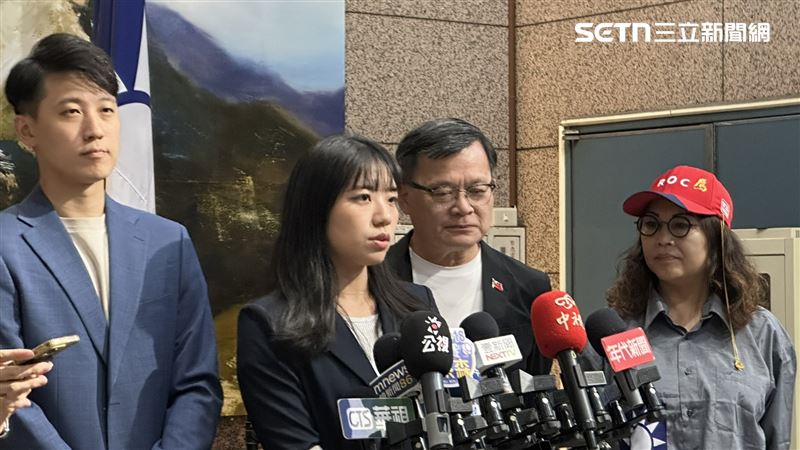針對張亞中批評朱立倫「任期到了就該走」，楊智伃表示，希望黨內同志能團結。（圖／記者詹宜庭攝影）