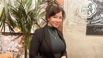 娃娃歌后控遭鹹豬手摸臀　包養天價曝光