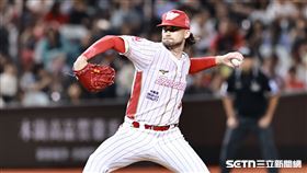 ▲中職36年例行賽，味全龍洋投鑀龍。（圖／記者劉彥池攝影）