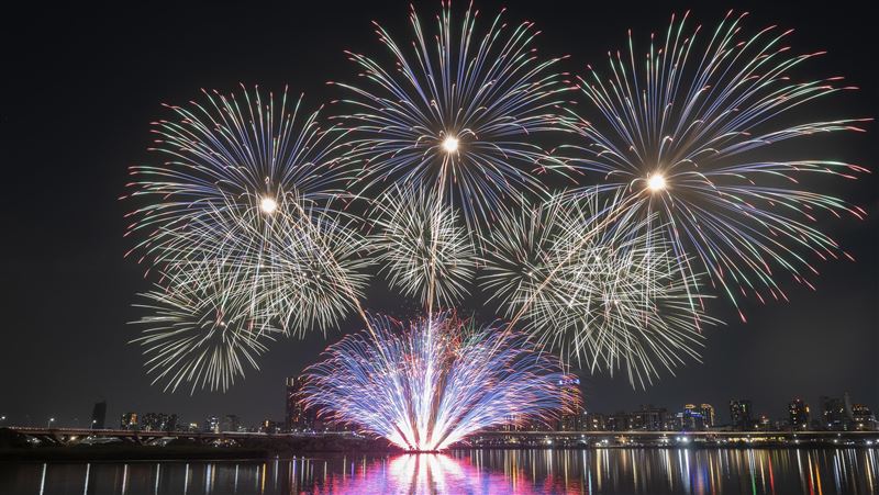 大稻埕煙火首場「萬紫埕紅」！視覺超震撼