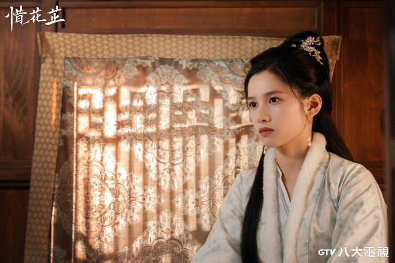 張婧儀首度演出古裝劇。（圖／八大提供）