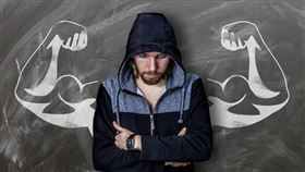 ▲男人愛逞強，經常忽略自己的健康，國泰人壽推出「豪康愛」防癌定期保險，全面守護男性健康，強化癌症與骨折保障。國泰人壽強調保險應與健康管理整合，打造全面守護機制。（圖／國泰人壽提供）