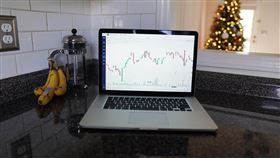 ▲中國信託投信推出全台首檔主動式非投等債ETF「00981D」，8月26日開募，非投等債信評結構轉變，BB級比重提升至52%具穩健潛力，00981D採月配息設計，滿足投資人現金流與資本利得需求。主動式ETF可靈活調整存續期間，有效因應利率變動風險。（示意圖／PIXABAY）