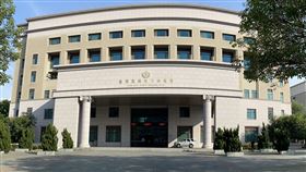 嘉義地檢署,檢察官,檢方,嘉義,嘉義市,鐵梯,屋簷,檢方,豪雨,大雨,西南氣流,摔倒,死亡,相驗▲圖片描述。（圖／翻攝畫面）